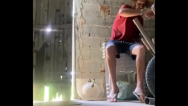 Aluguei um quartinho em São Paulo e tive que da pro Dono porque estou lisa