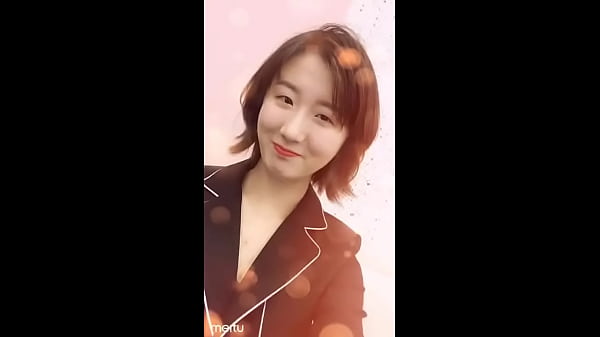 Famous Chinese finance star analyst Dorrit Yaqi sucking my cock