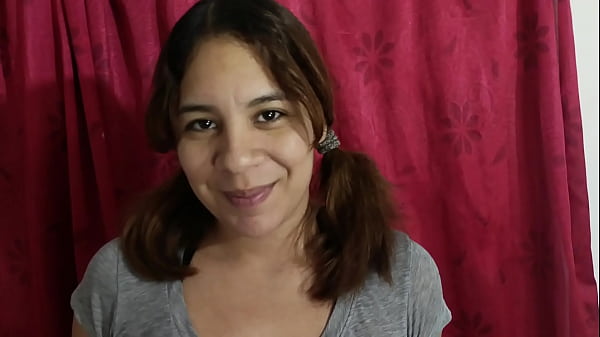 GRABO A MI HERMANASTRA COLEGIALA  UN VIDEO PORNO CASERO CON APENAS 18 AÑOS PARA QUE SE META UNA VERGA COLOMBIANA – PORNO EN ESPANOL-