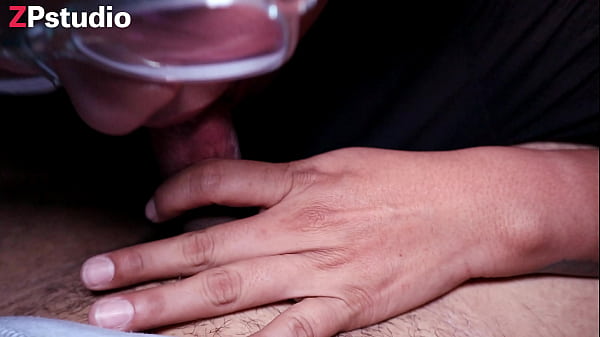 Le chupo el pene a mi hermanastro perdi una apuesta soy bien puta