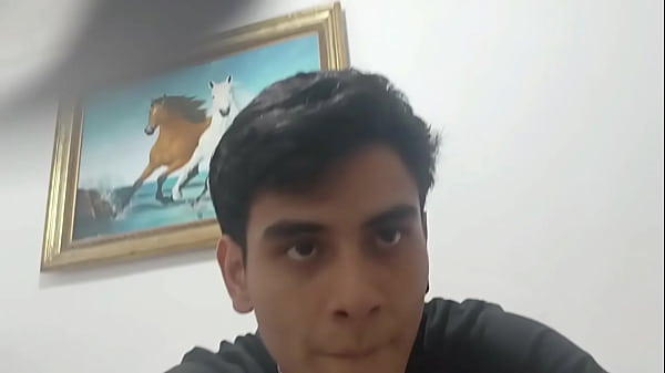 Mientras mis padres no estan aprovecho para follarme rico a mi hermanastra