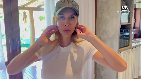 Tia recién divorciada calma el deseo con un facial de su sobrino