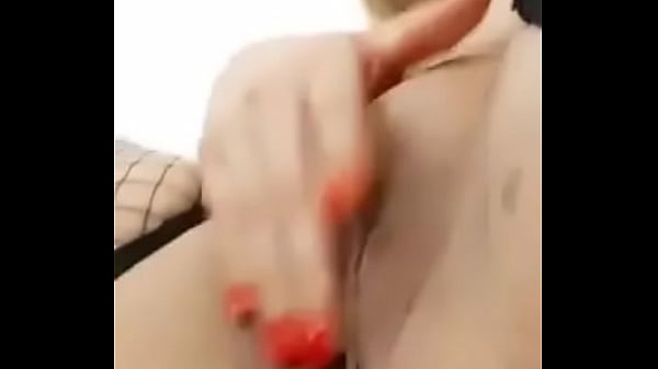 MIS TETAS SON HINCHADAS Y DELICIOSAS CUANDO ESTOY CACHONDA